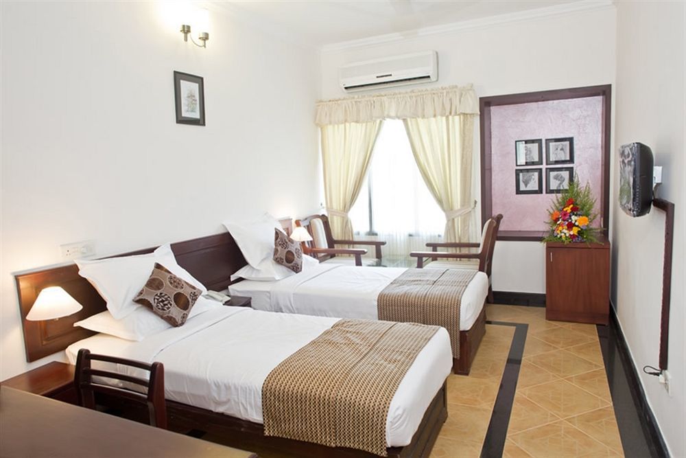 Hotel Pookodans International Kondotty 外观 照片